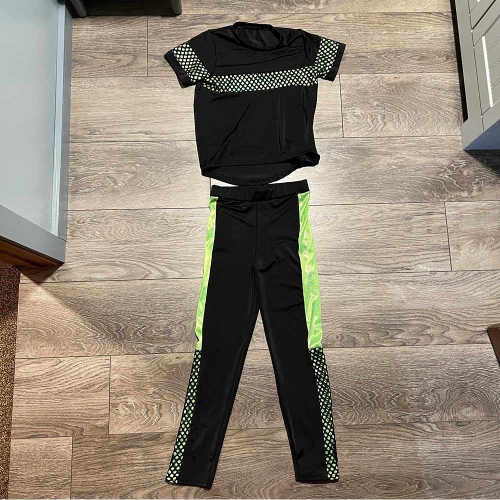 Laylas Dance Costume Hip Hop Green And Black NWOT Medium Child
